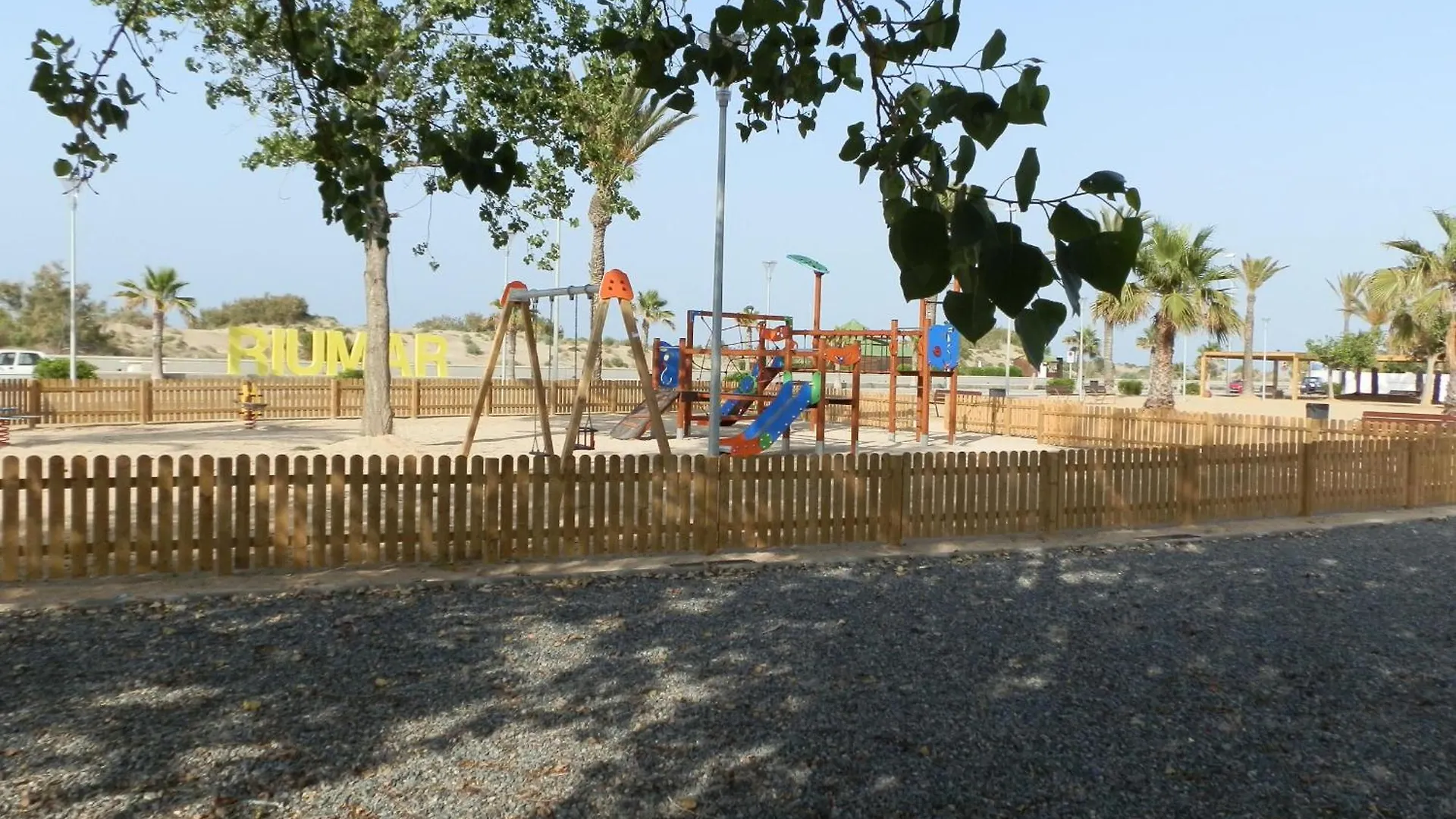 Vacaciones Ideales: Apto Con Piscina, Cerca Del Mar, Wifi, Aire Opcional, Admite Mascotas, Playa Perros - Es-184-11 Riumar
